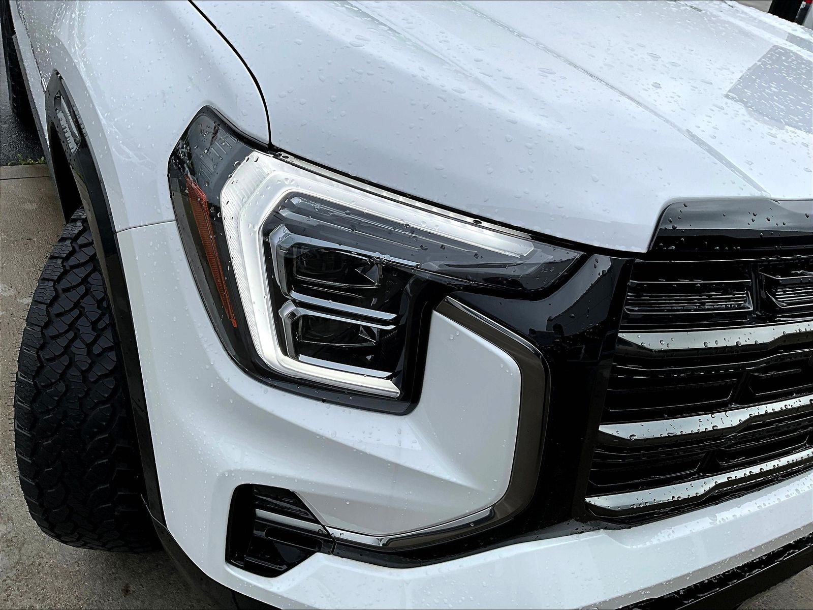New 2026 GMC Terrain AT4 w/ Technology Package II AWD/4WD image 8