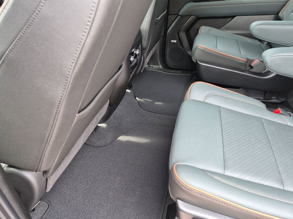 New 2026 GMC Yukon XL AT4 w/ AT4 Premium Package AWD/4WD image 40
