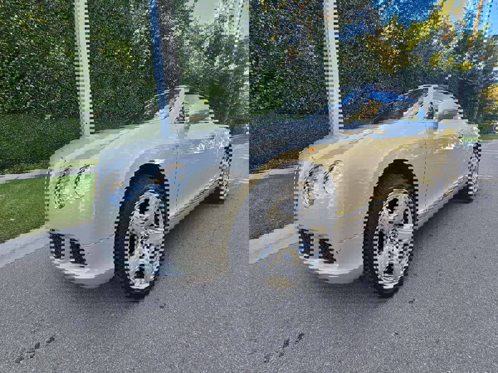 Used 2014 Bentley Continental GT image 1