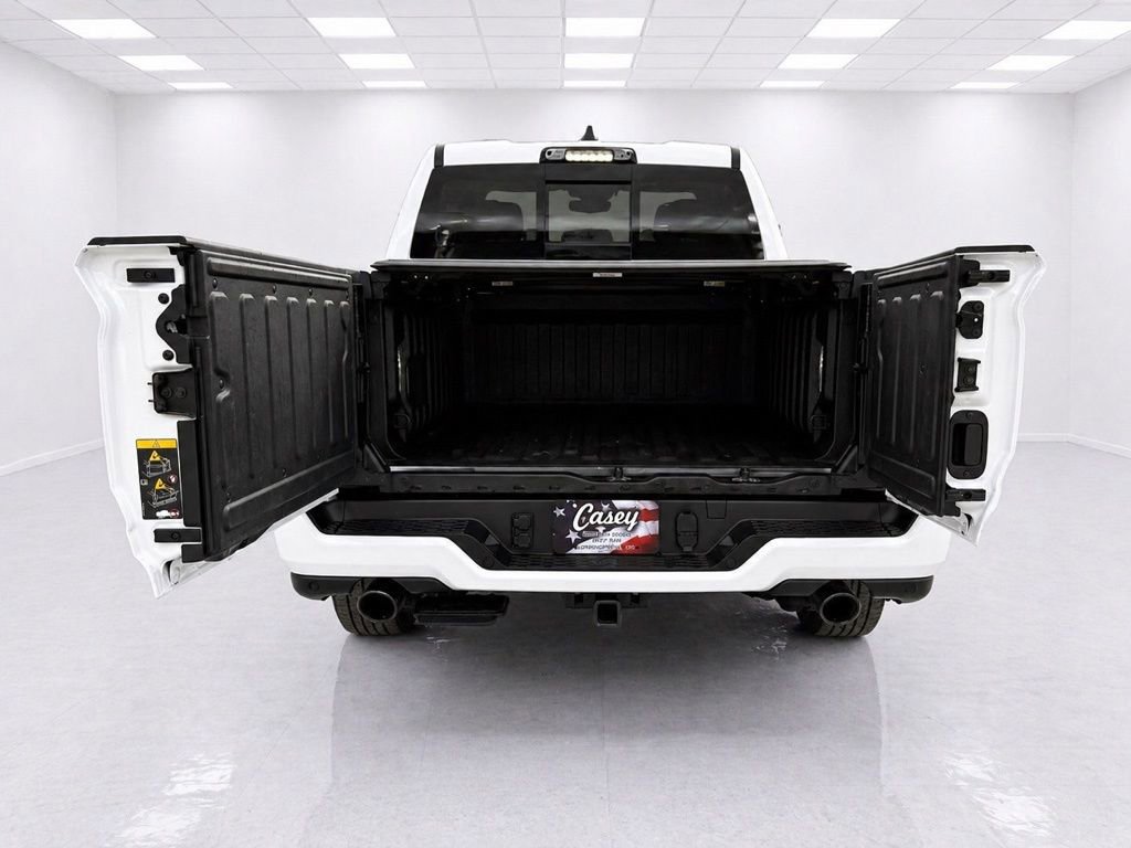 Used 2025 RAM 1500 Limited AWD/4WD image 12