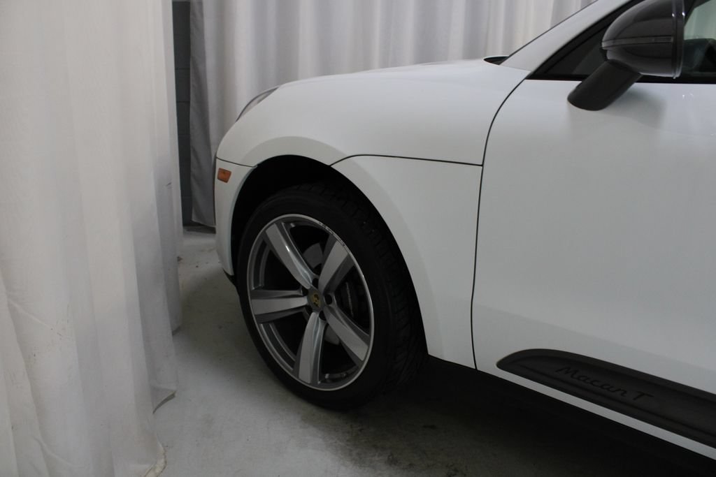 Used 2023 Porsche Macan Turbo AWD/4WD image 27