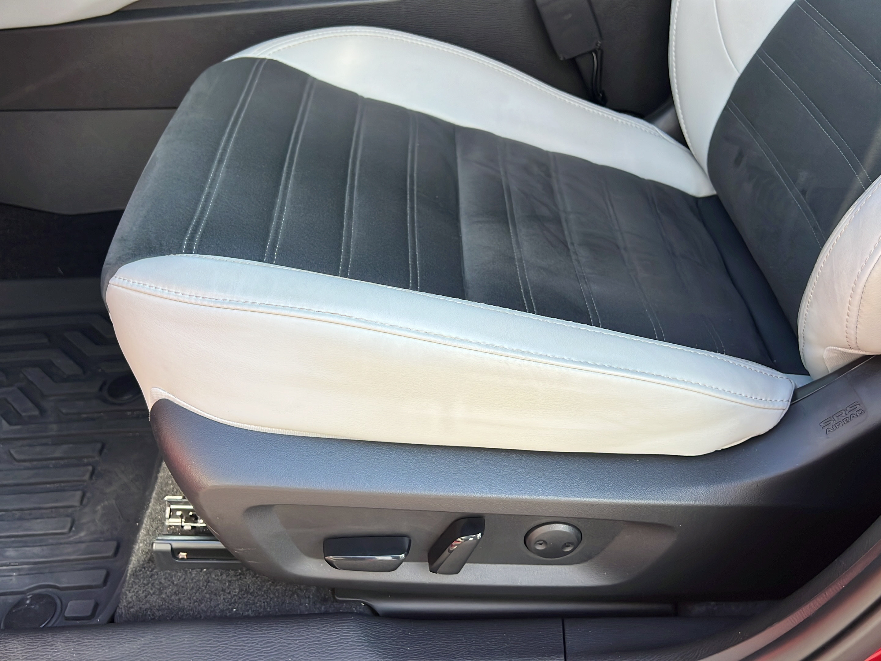 Used 2025 Mitsubishi Outlander SE AWD/4WD image 14