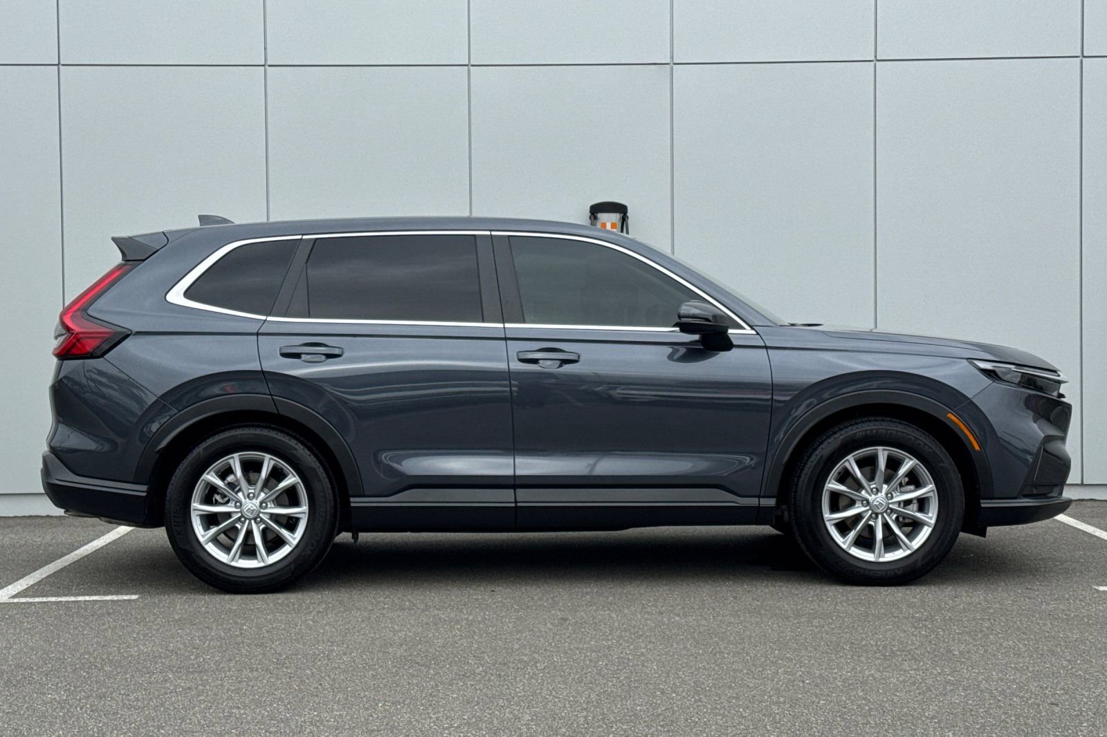 Used 2025 Honda CR-V EX-L image 6