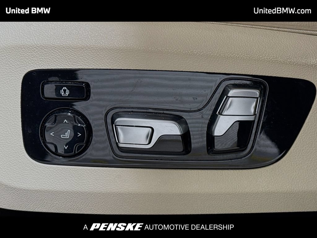 Used 2021 BMW X7 xDrive40i w/ M Sport Package AWD/4WD image 4
