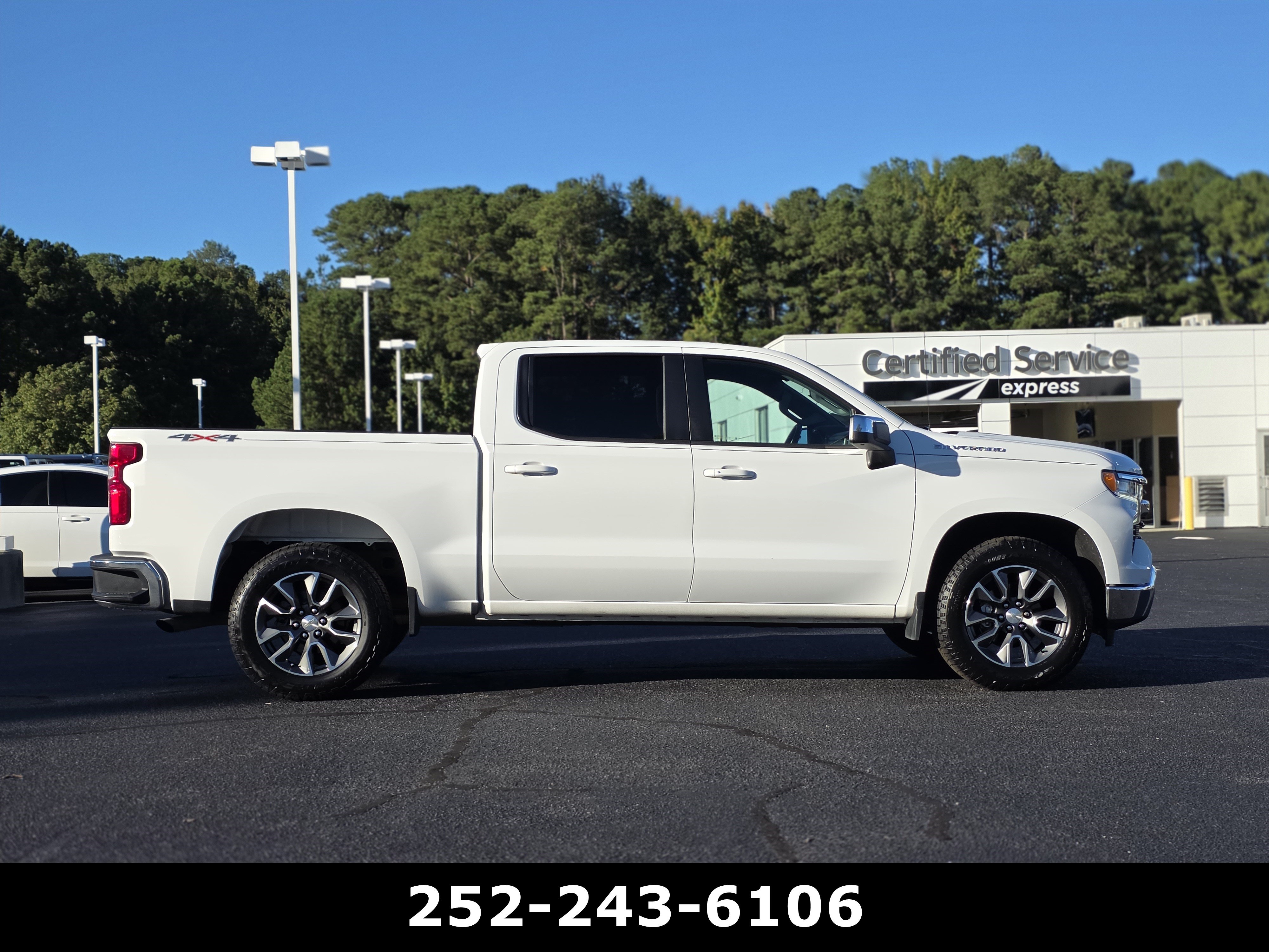 Used 2023 Chevrolet Silverado 1500 LT AWD/4WD image 9