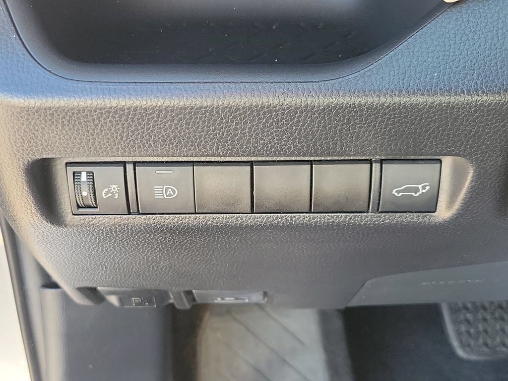 Used 2021 Toyota RAV4 XLE w/ Convenience Package AWD/4WD image 31