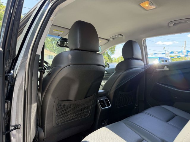 Used 2021 Hyundai Tucson Limited AWD/4WD image 17