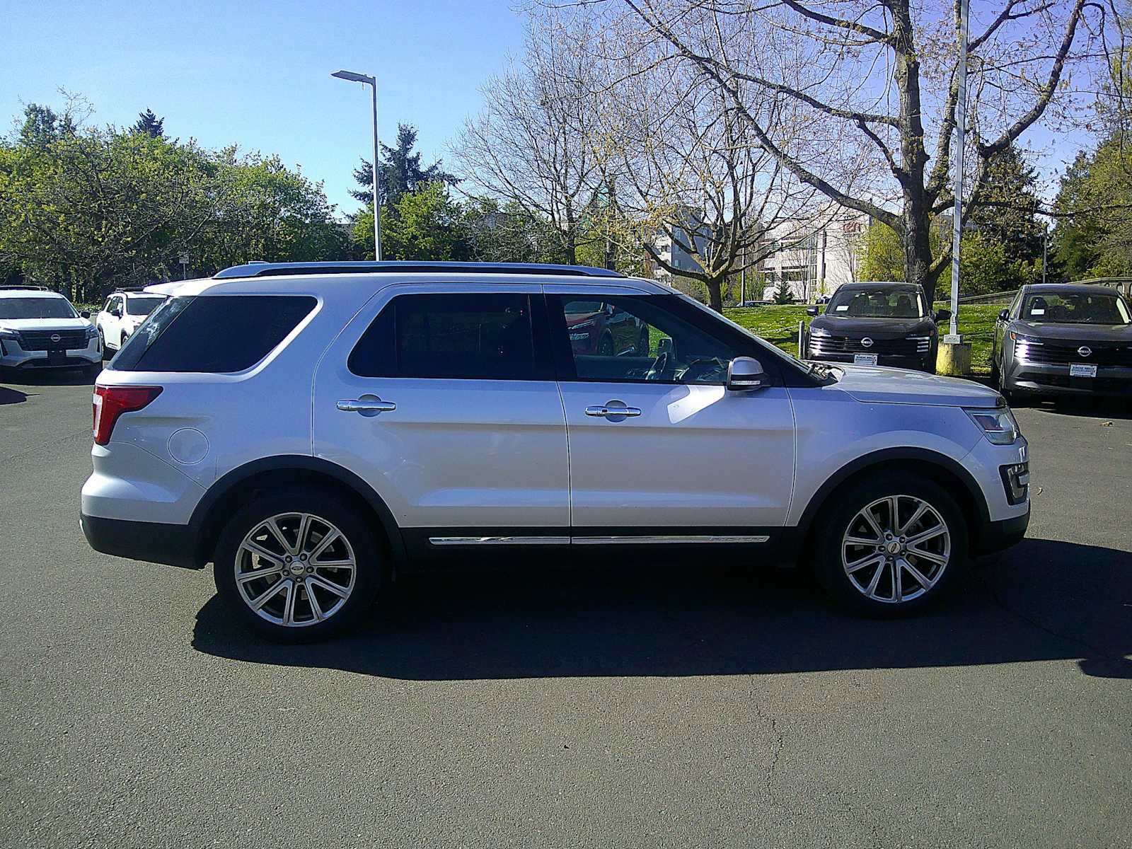 Used 2016 Ford Explorer Limited AWD/4WD image 6