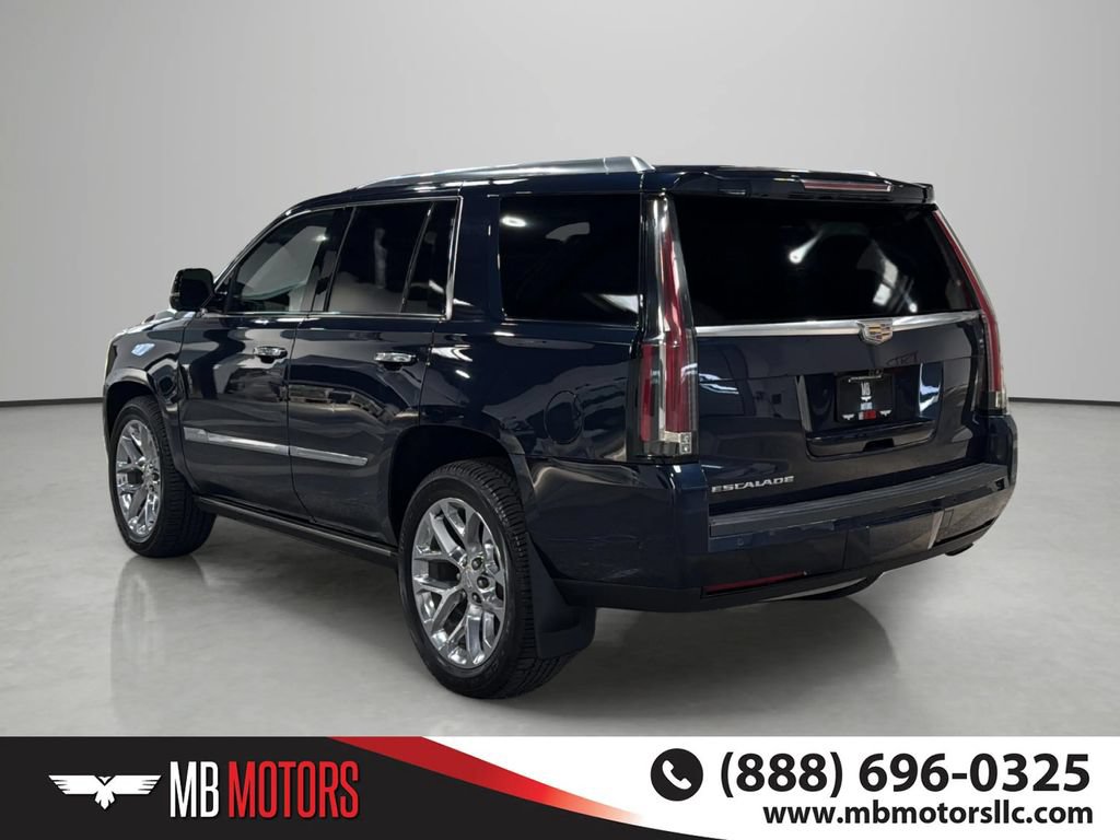 Used 2017 Cadillac Escalade Platinum AWD/4WD image 3