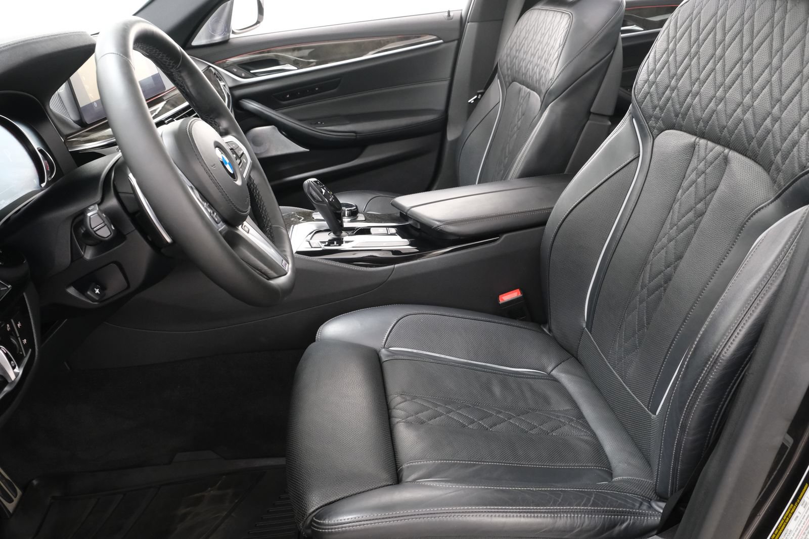 Used 2018 BMW M550i xDrive AWD/4WD image 32