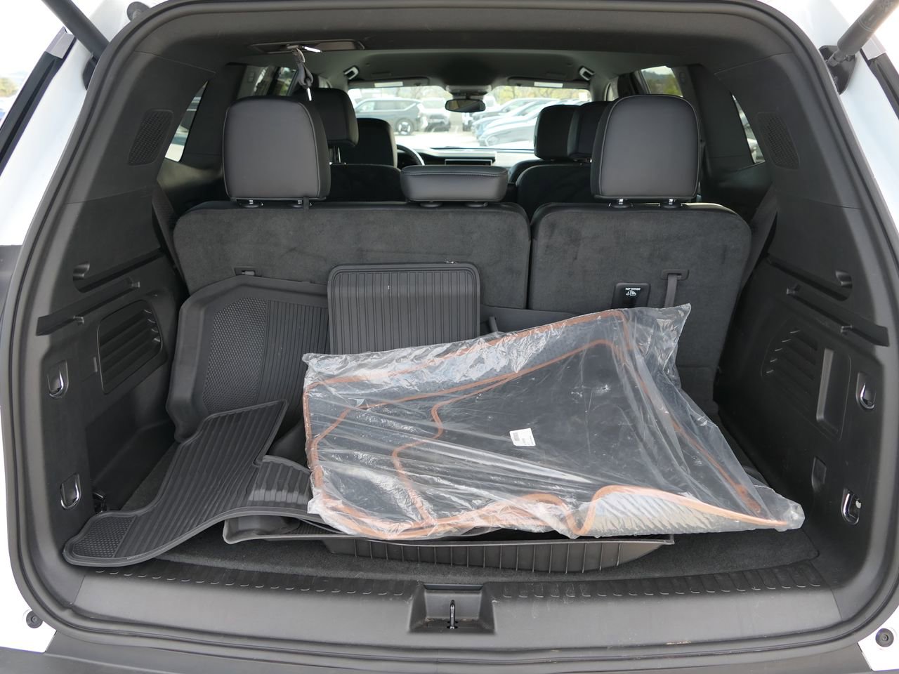 Used 2024 GMC Acadia AT4 w/ LPO, Floor Liner Package image 21