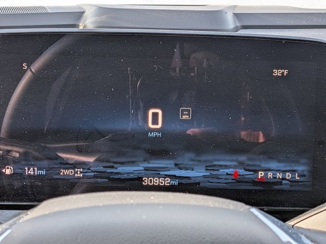 Used 2025 Chevrolet Suburban Z71 image 10