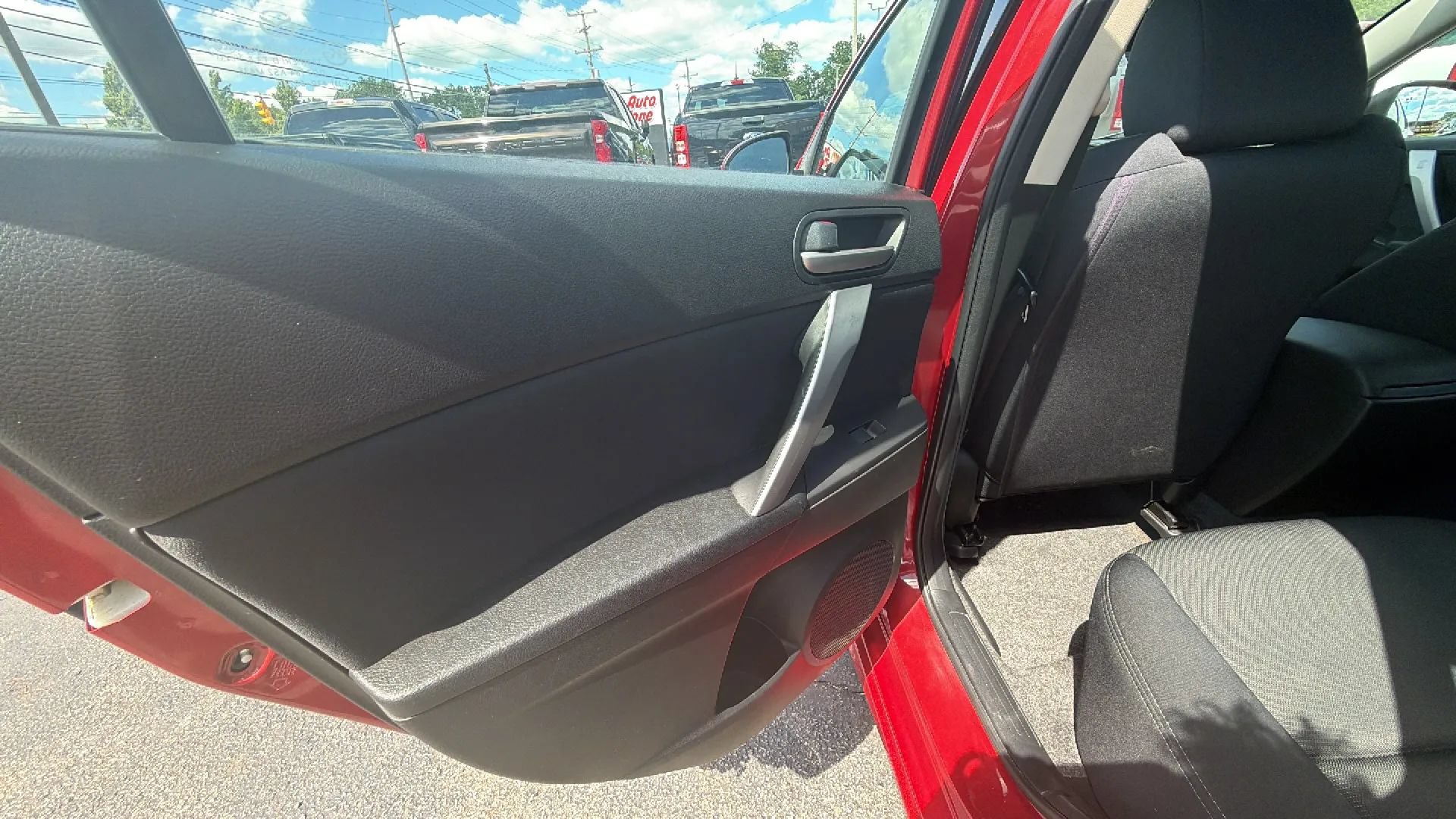 Used 2011 MAZDA MAZDA3 s Sport FWD image 12