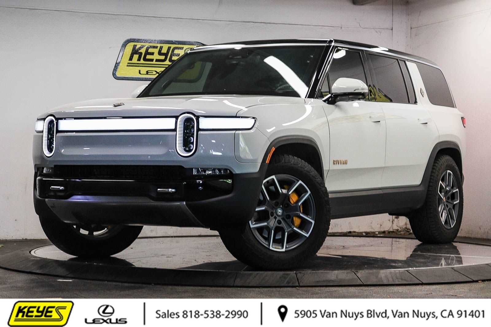 Used 2023 Rivian R1S Adventure AWD/4WD image 1
