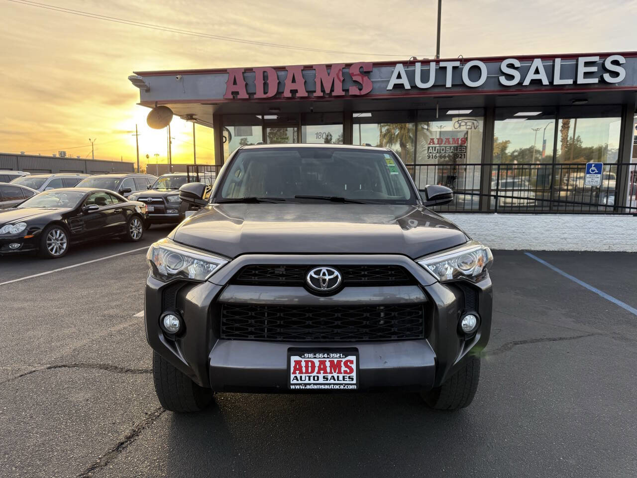 Used 2019 Toyota 4Runner SR5 AWD/4WD image 8