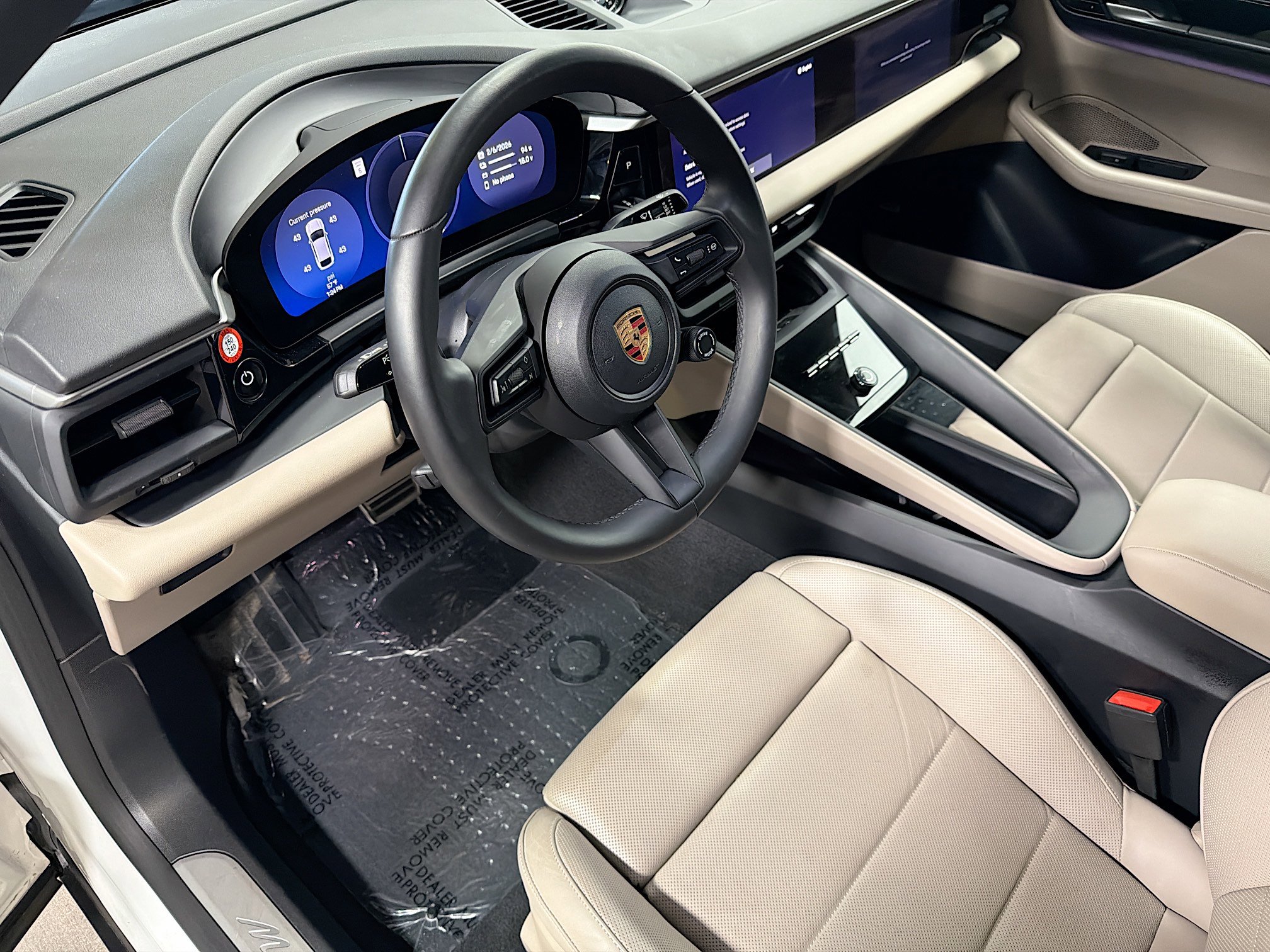 Certified 2025 Porsche Macan 4S Electric image 4