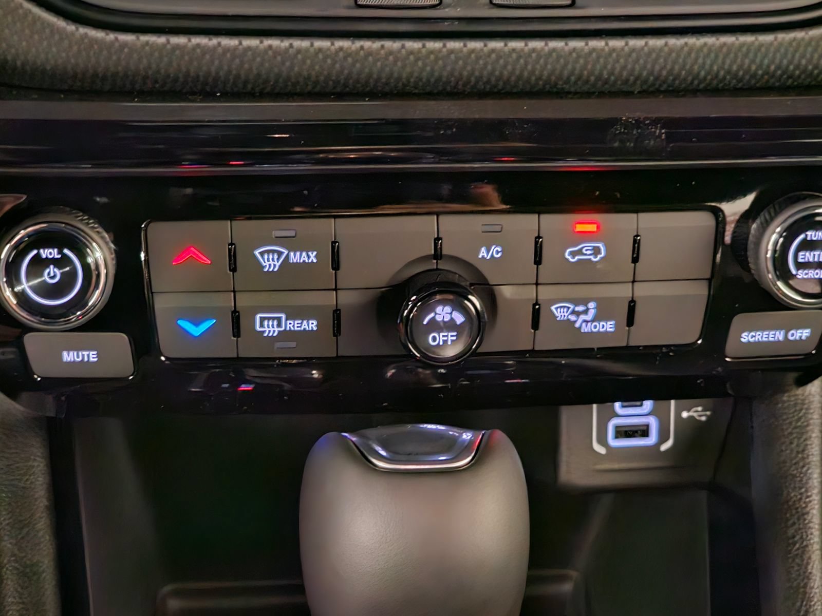 New 2026 Jeep Compass Latitude AWD/4WD image 12