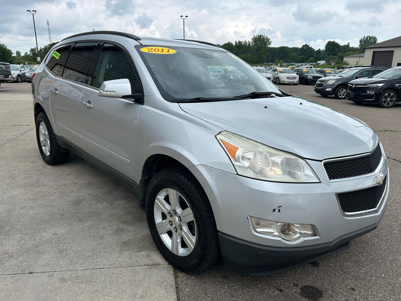 Used 2011 Chevrolet Traverse LT w/ Personal Connectivity Package FWD image 3