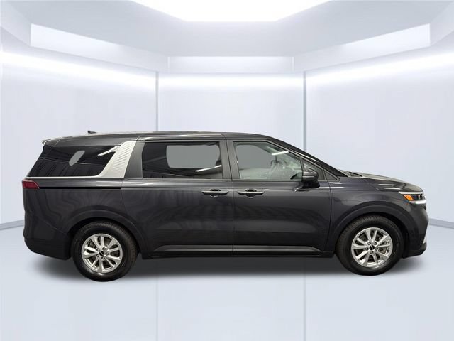 Used 2024 Kia Carnival LX FWD image 4