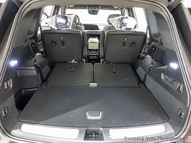 New 2026 Cadillac Vistiq Luxury w/ LPO, Floor Liner Package image 21