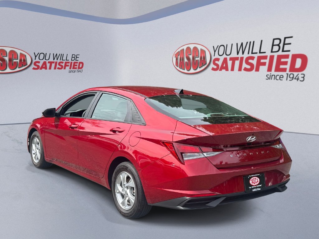 Used 2023 Hyundai Elantra SE w/ Cargo Package FWD image 4