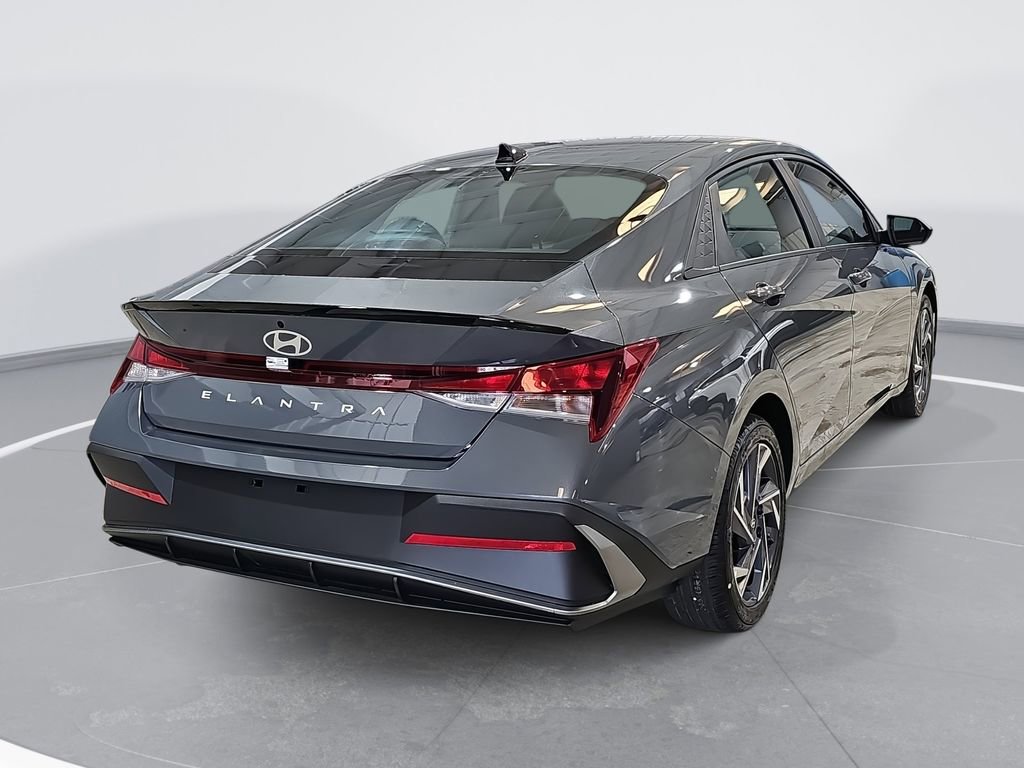 New 2025 Hyundai Elantra Sport image 5