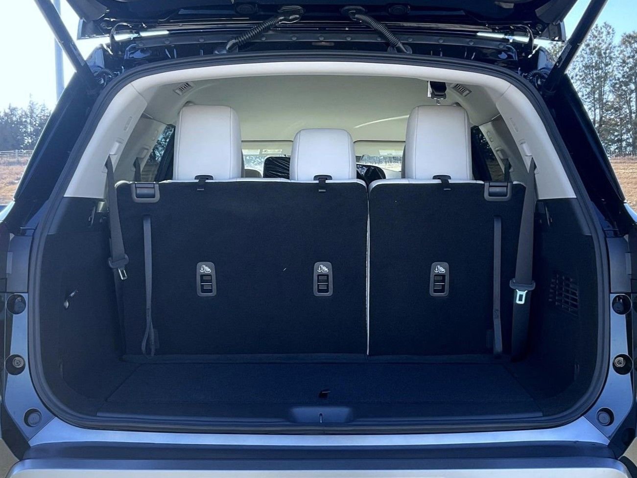 New 2026 Nissan Pathfinder SL image 9