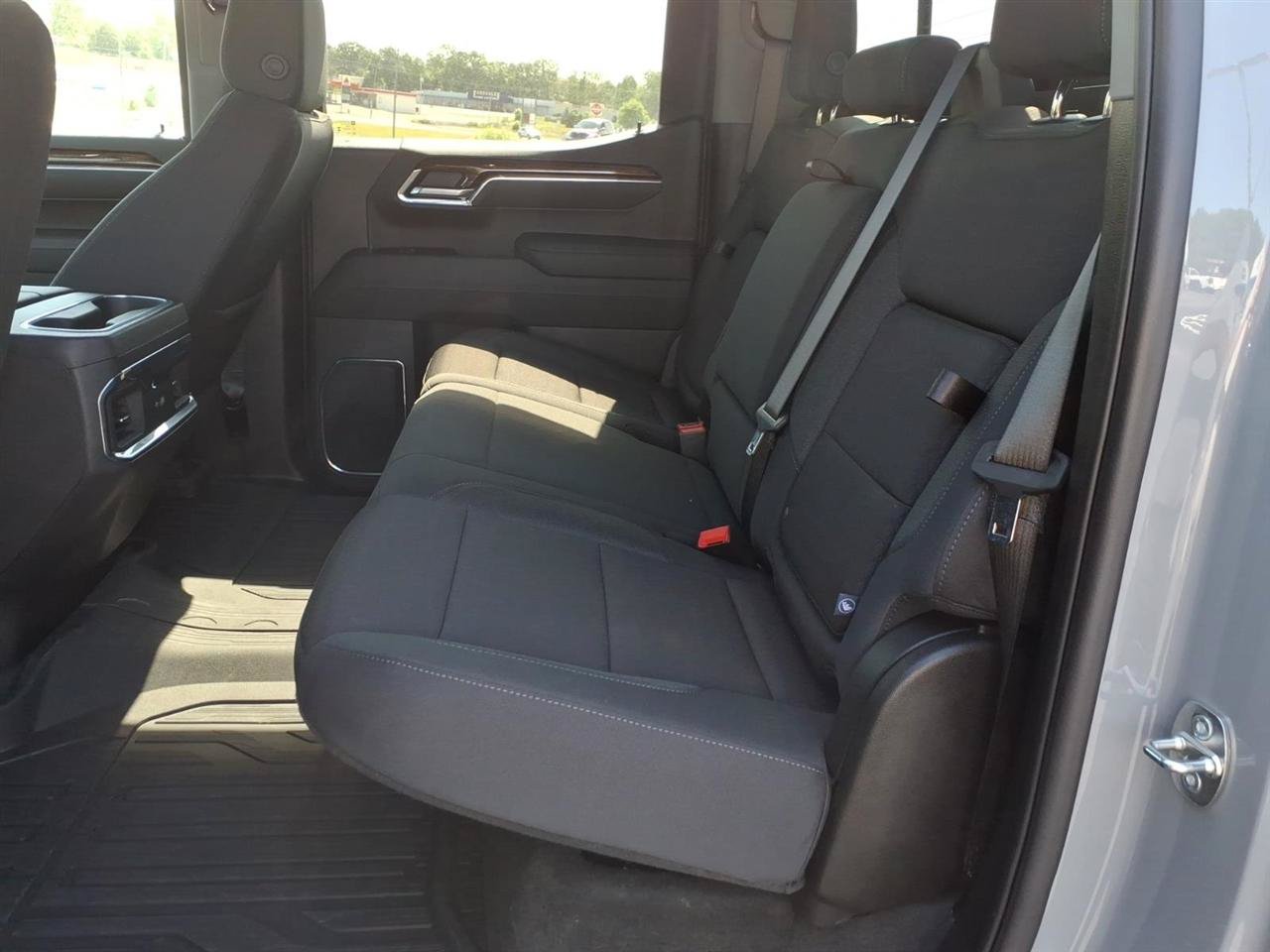 Used 2024 GMC Sierra 1500 Elevation w/ Preferred Package AWD/4WD image 8