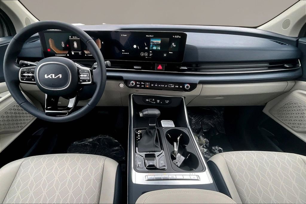 New 2026 Kia Carnival EX FWD image 5