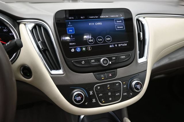 Used 2020 Chevrolet Malibu LT w/ Leather Package FWD image 26
