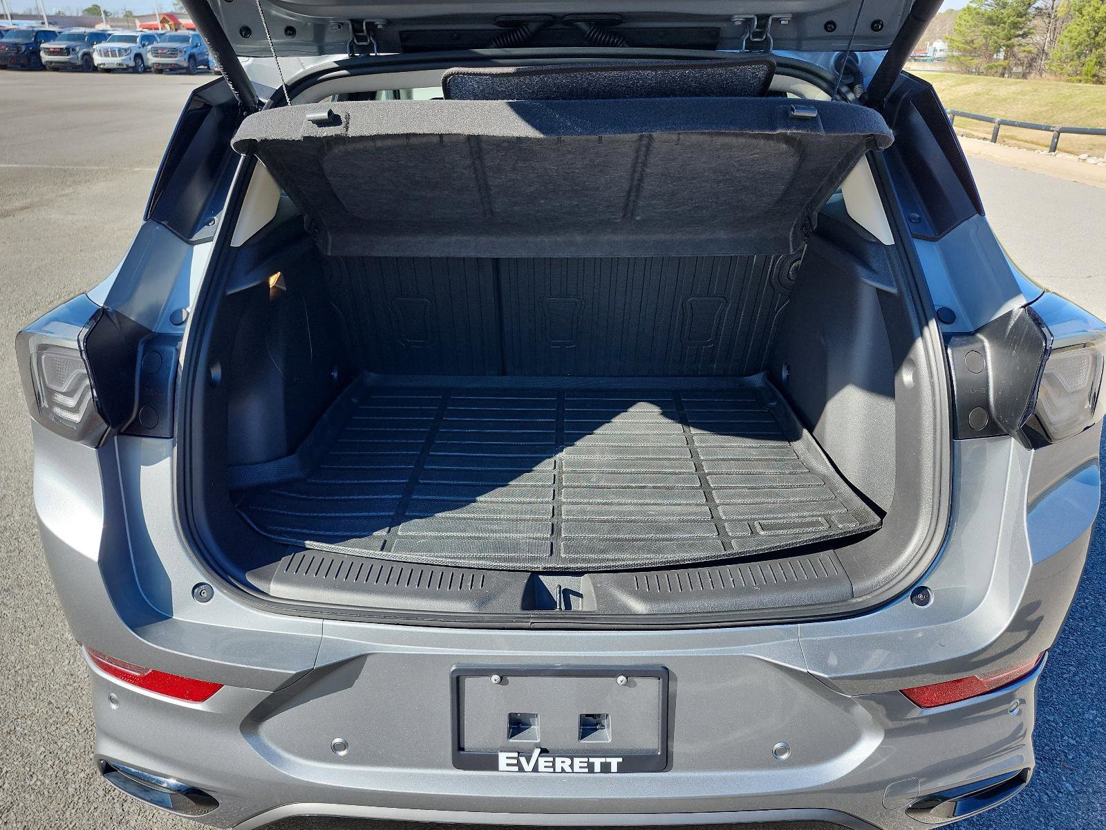 Certified 2025 Buick Encore GX Avenir w/ Avenir Technology Package image 10