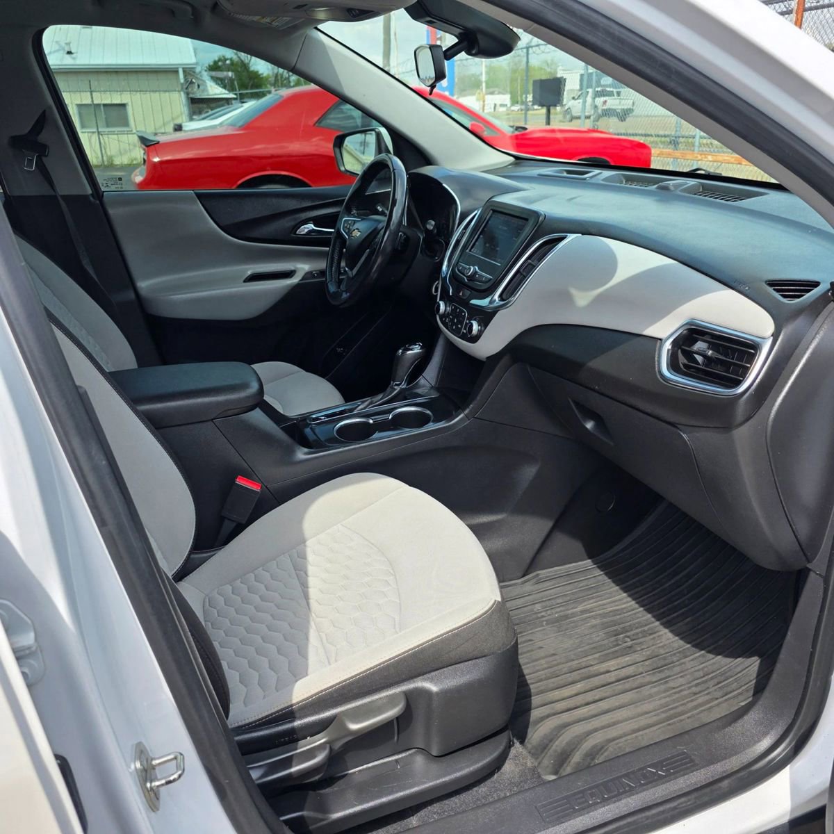 Used 2020 Chevrolet Equinox LT image 16