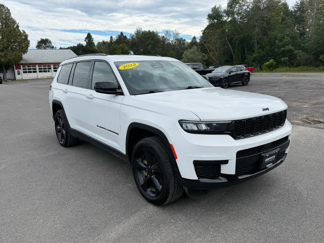Used 2023 Jeep Grand Cherokee L Laredo AWD/4WD image 7