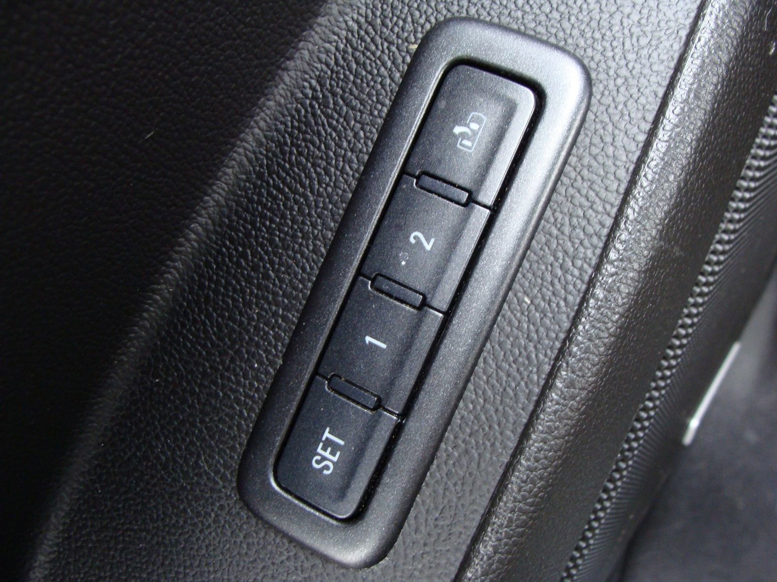 Used 2016 Chevrolet Suburban LT image 30