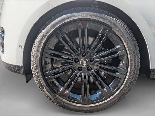 Certified 2025 Land Rover Range Rover Long Wheelbase SE AWD/4WD image 26