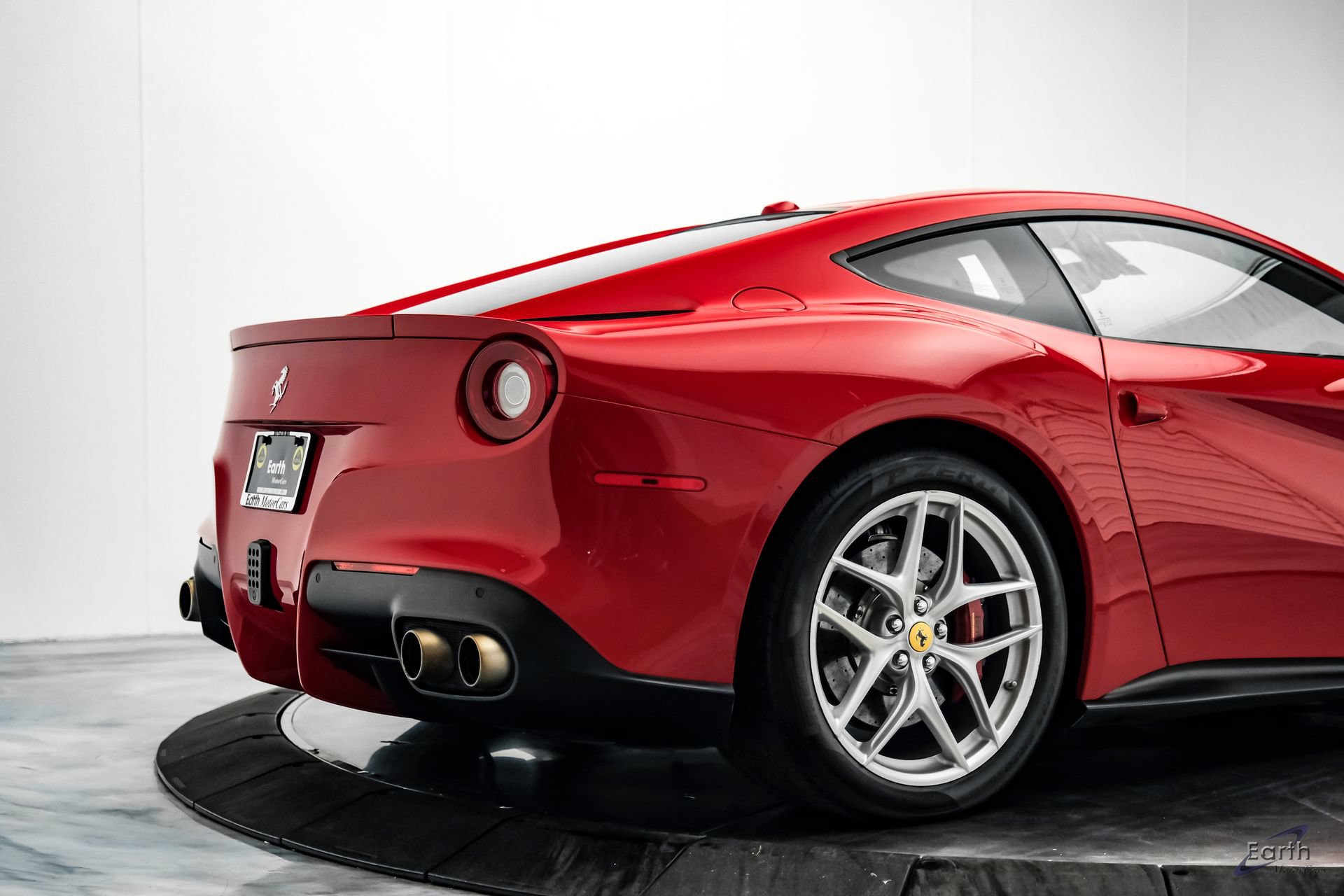 Used 2017 Ferrari F12 Berlinetta RWD image 16