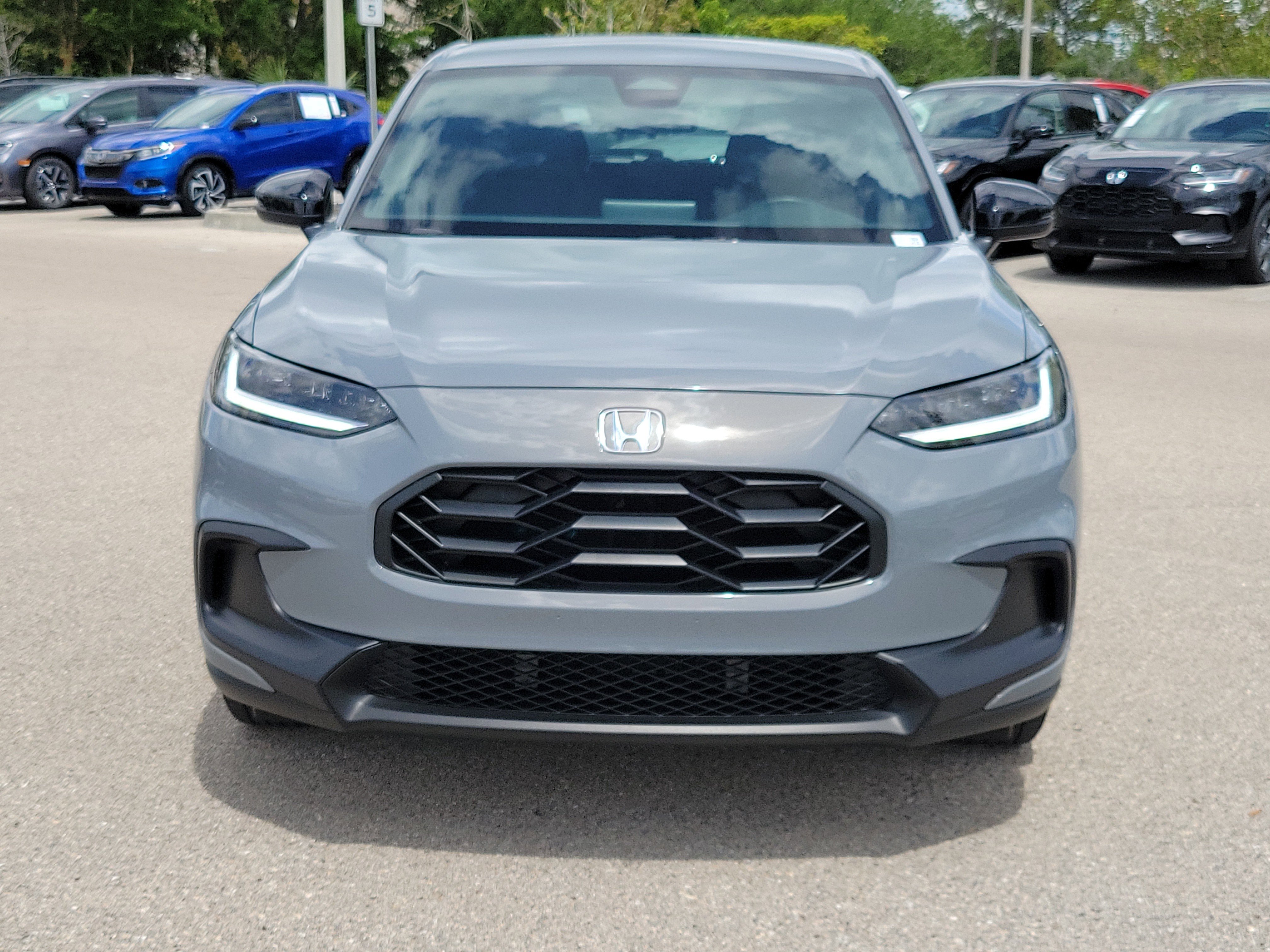 Used 2025 Honda HR-V Sport image 2