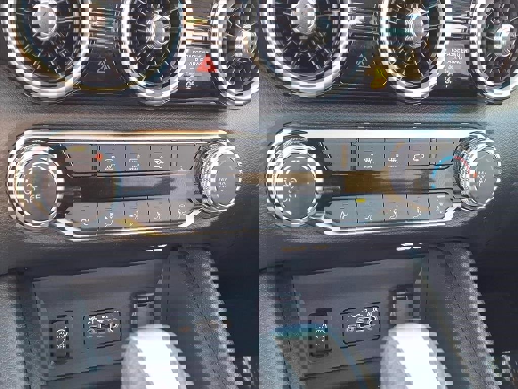 Used 2024 Nissan Sentra SV image 18