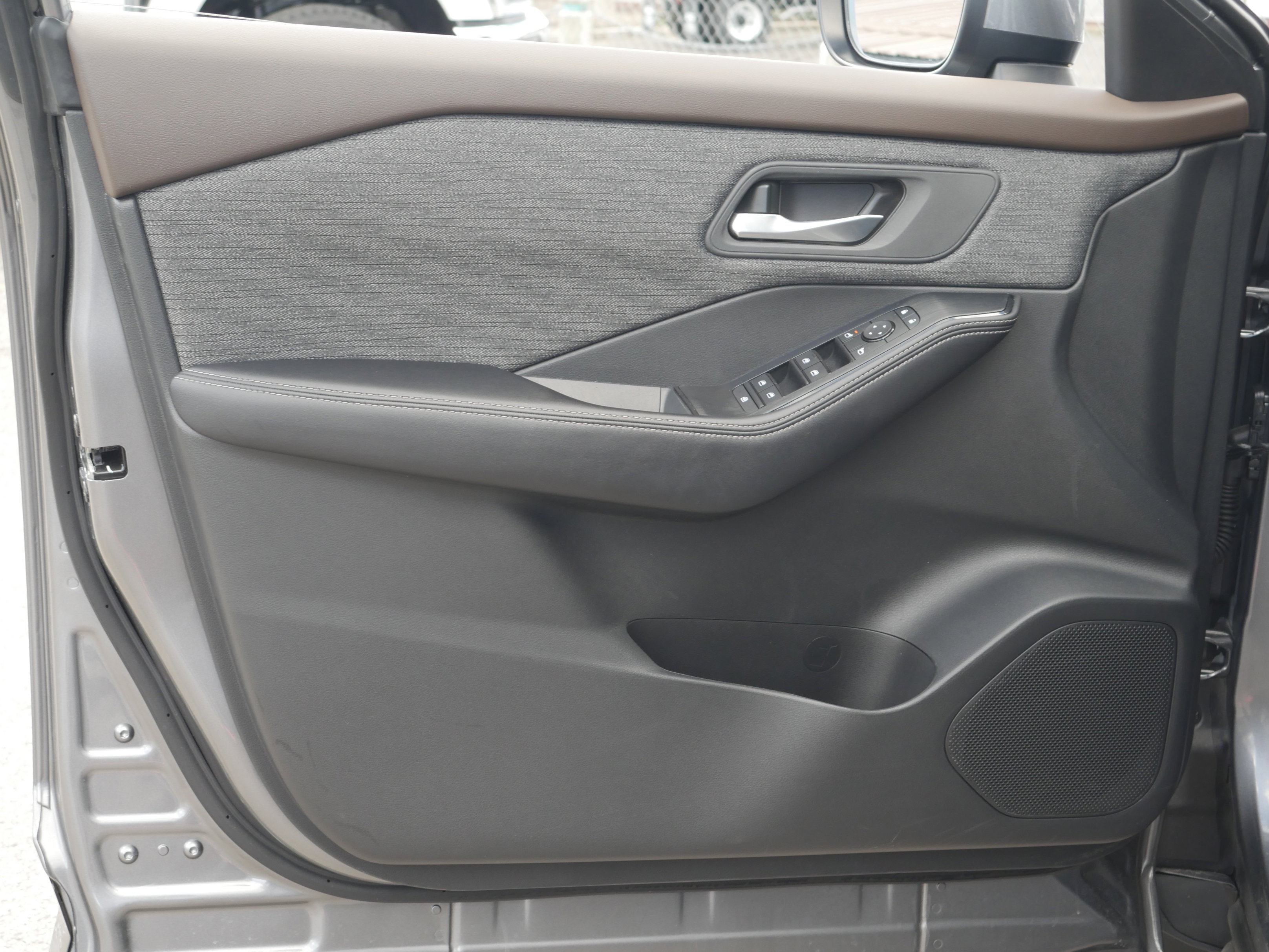 Certified 2021 Nissan Rogue SV image 32