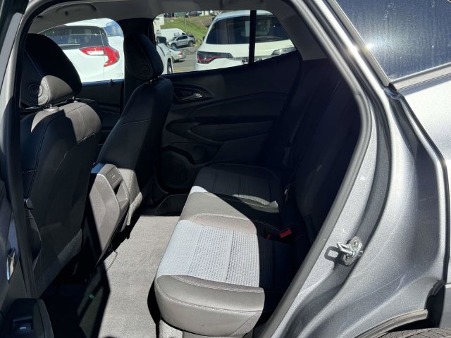 Used 2026 Chevrolet Trax LT FWD image 12