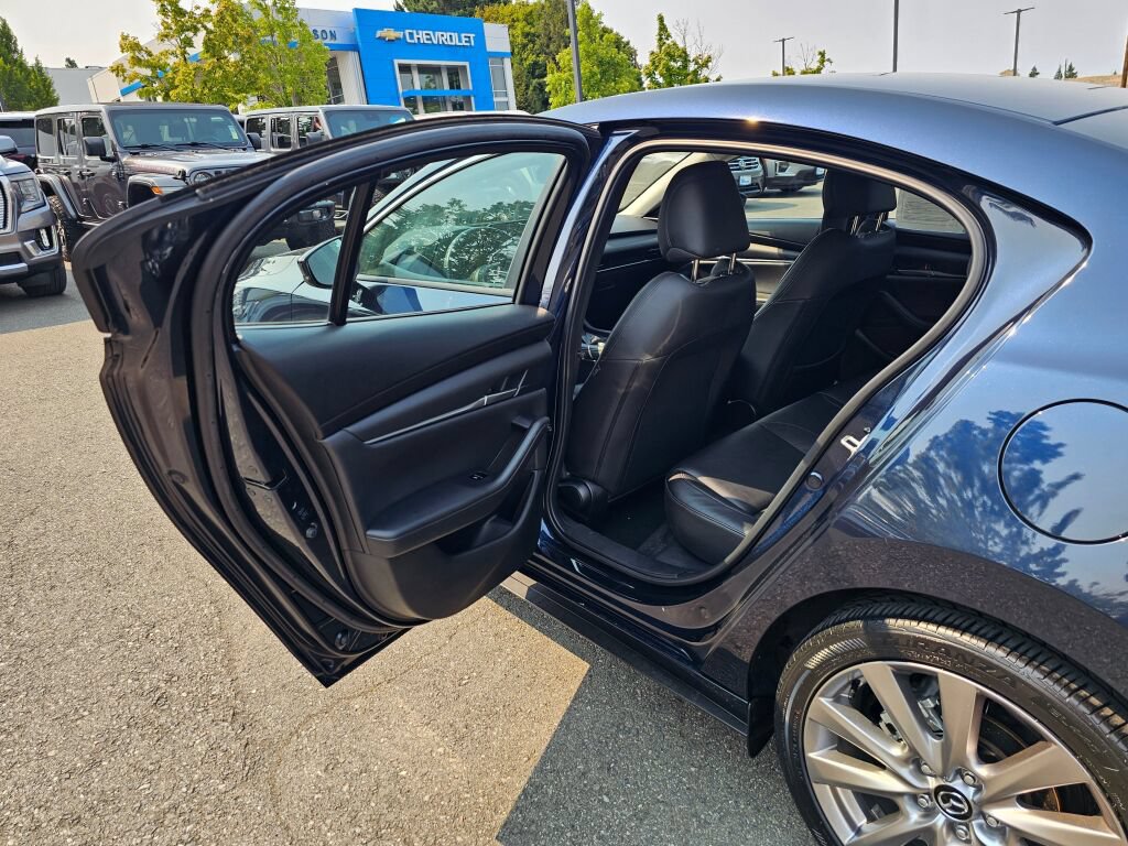 Used 2020 MAZDA MAZDA3 Sedan w/ Select Package FWD image 21