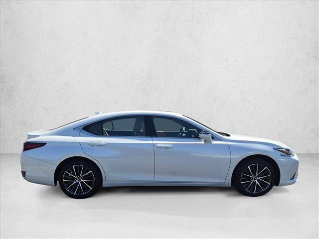 Used 2025 Lexus ES 300h w/ Premium Package FWD image 4