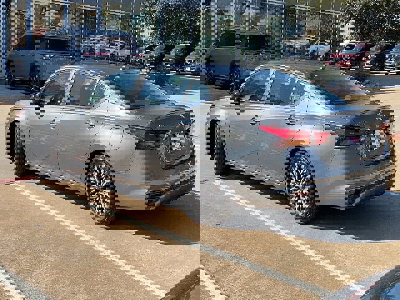 Used 2024 Nissan Altima 2.5 SV image 7