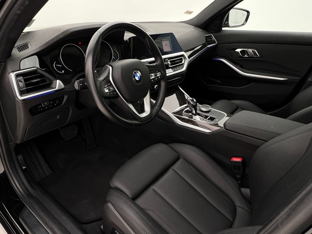 Used 2020 BMW 330i xDrive Sedan w/ Driving Assistance Package image 13