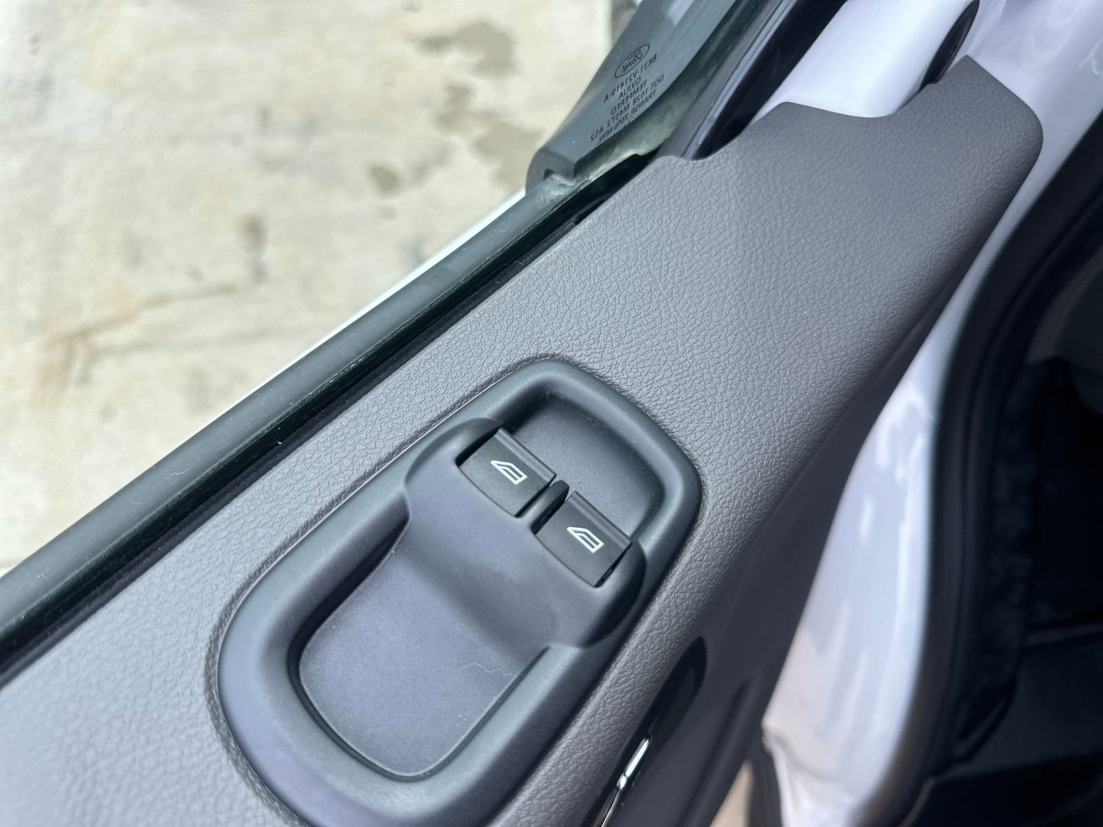 New 2026 Ford Transit 250 148 Medium Roof w/ Load Area Protection Package image 11