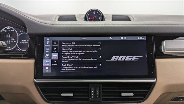 Used 2019 Porsche Cayenne Turbo w/ Premium Plus Package AWD/4WD image 35