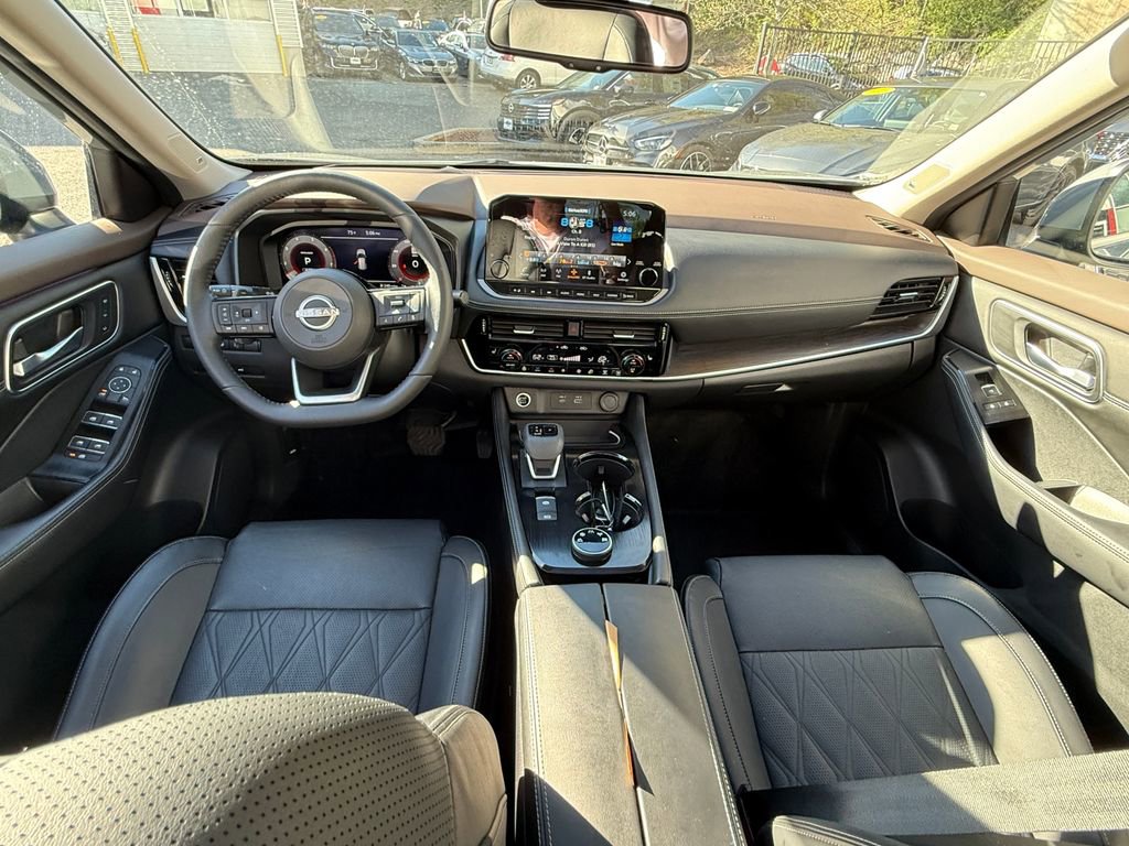 Used 2023 Nissan Rogue Platinum w/ Platinum Premium Package AWD/4WD image 11