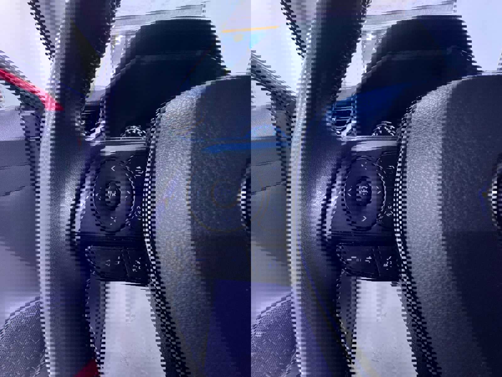 Used 2020 Toyota RAV4 XLE Premium image 12