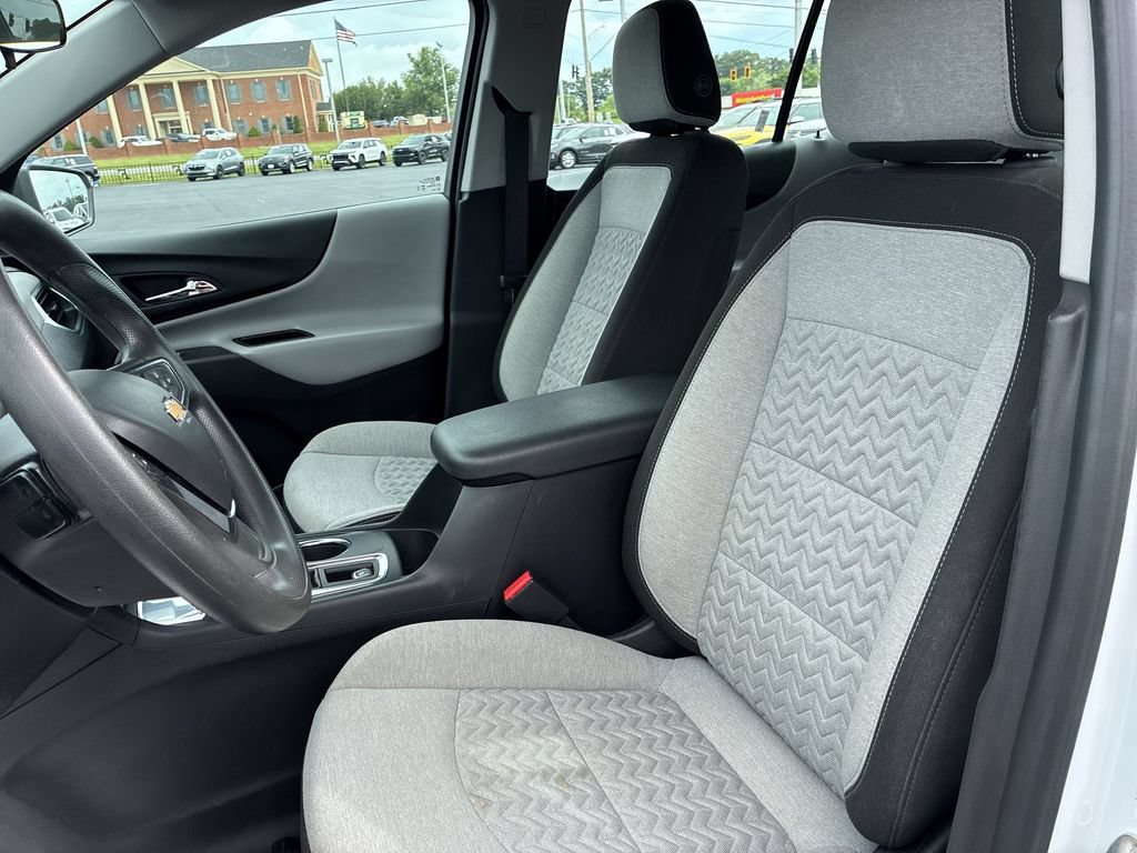Used 2023 Chevrolet Equinox LS FWD image 11