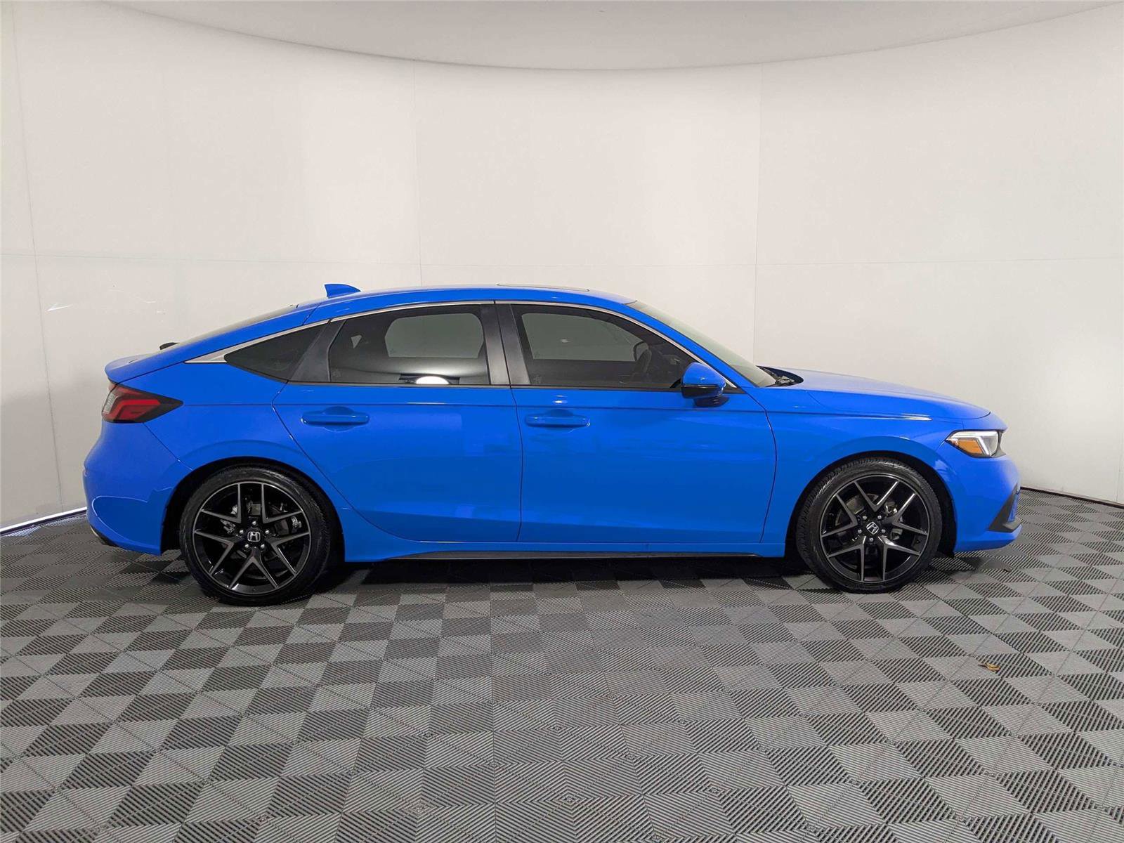 Used 2024 Honda Civic Sport Touring image 4